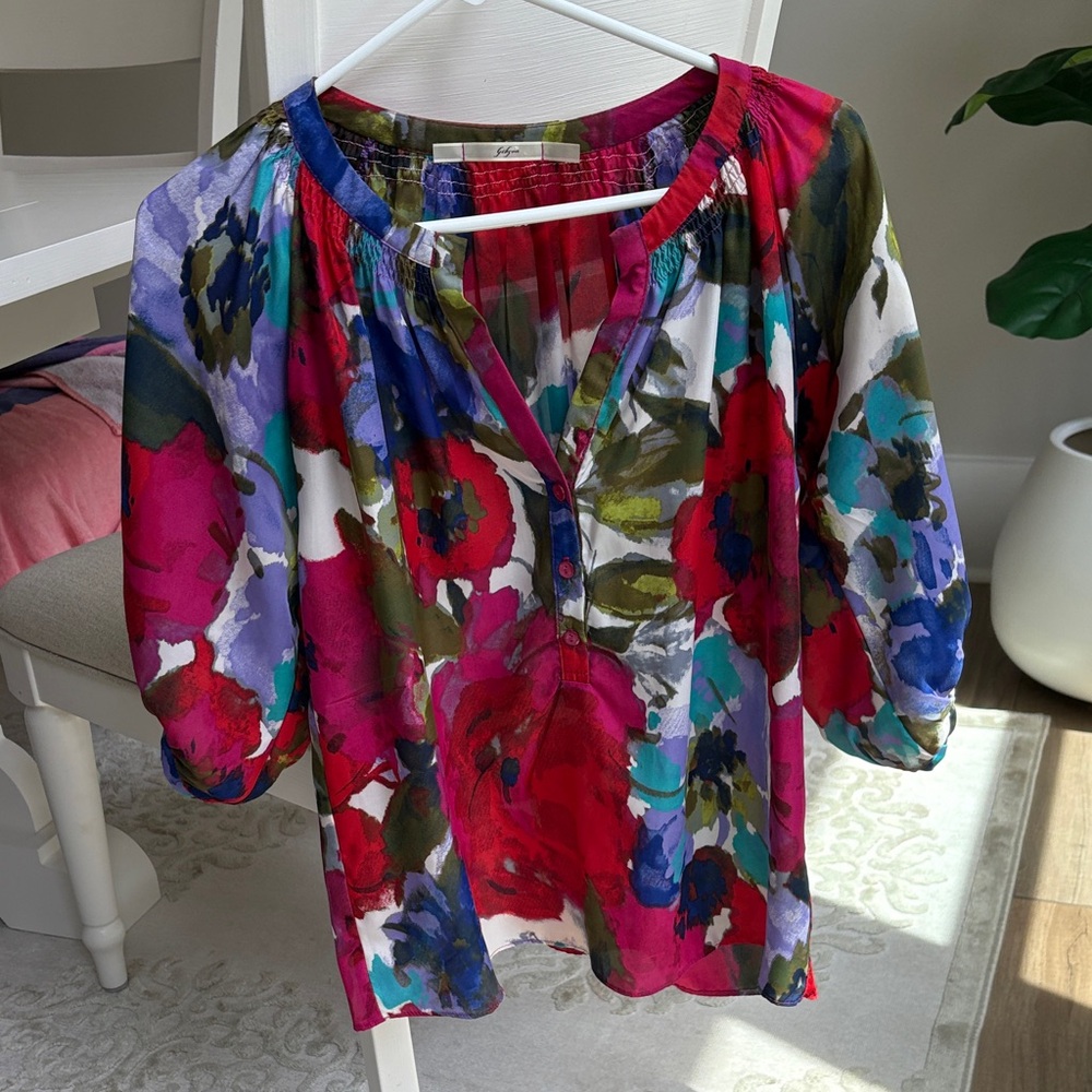 Gibson Vibrant Floral Blouse in Red and Blue